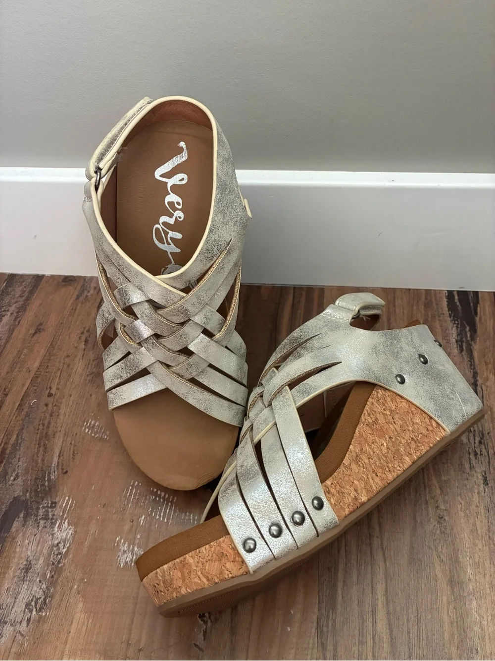 Buckle Very G Women’s 7 Woven Braided Metallic Cork Wedge Sandals Lunar